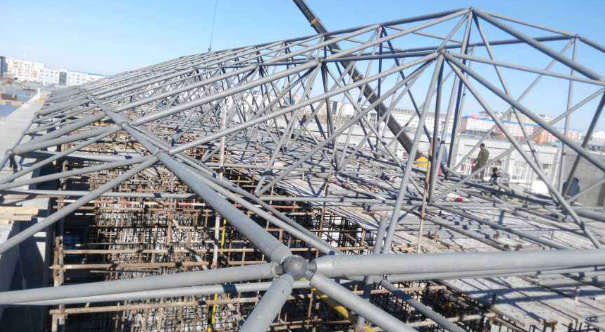 西安细数网架装配中抉择应用钢结构对室第的优势